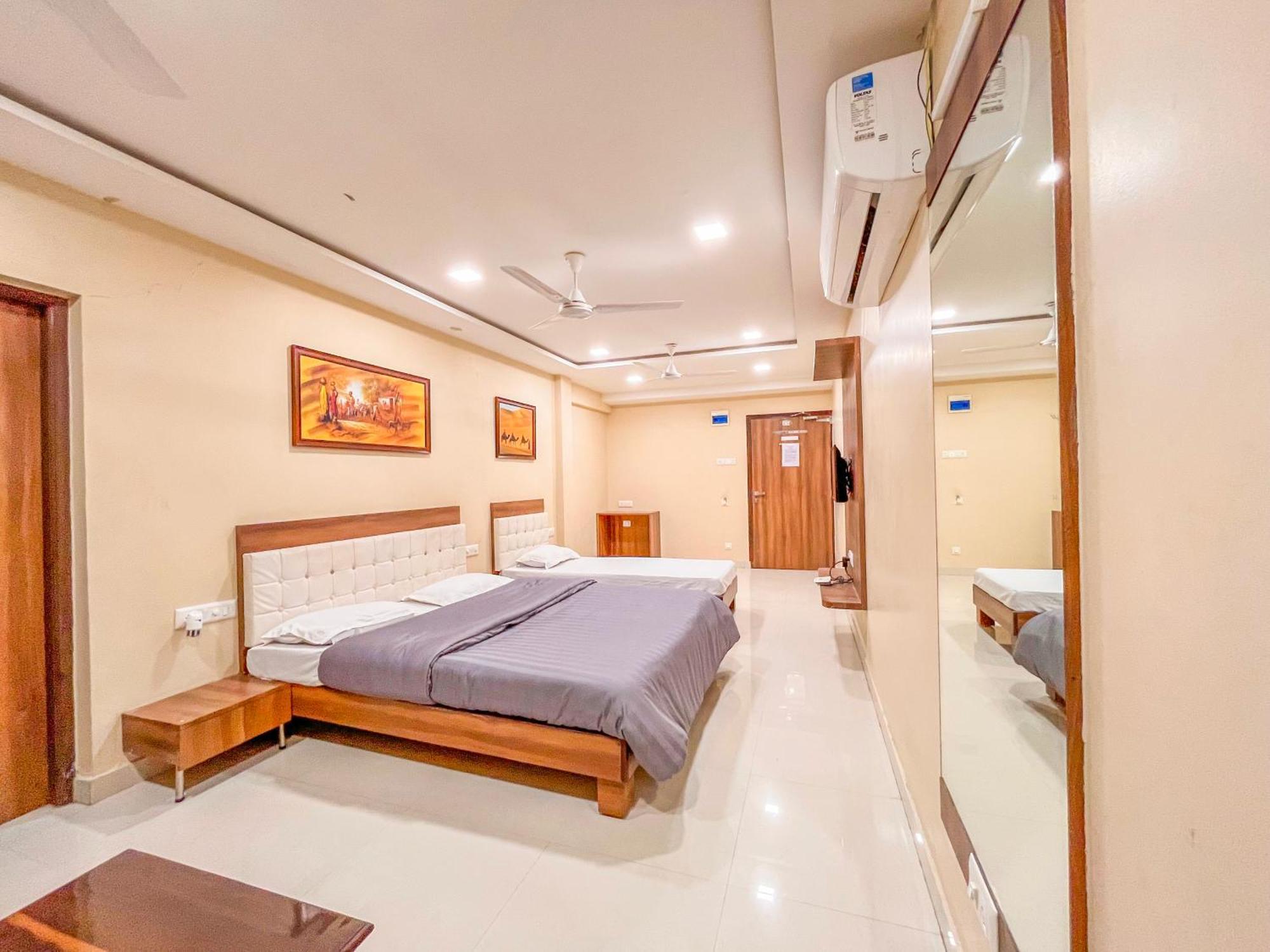 Stayguru Park View Residency Bhuj Esterno foto