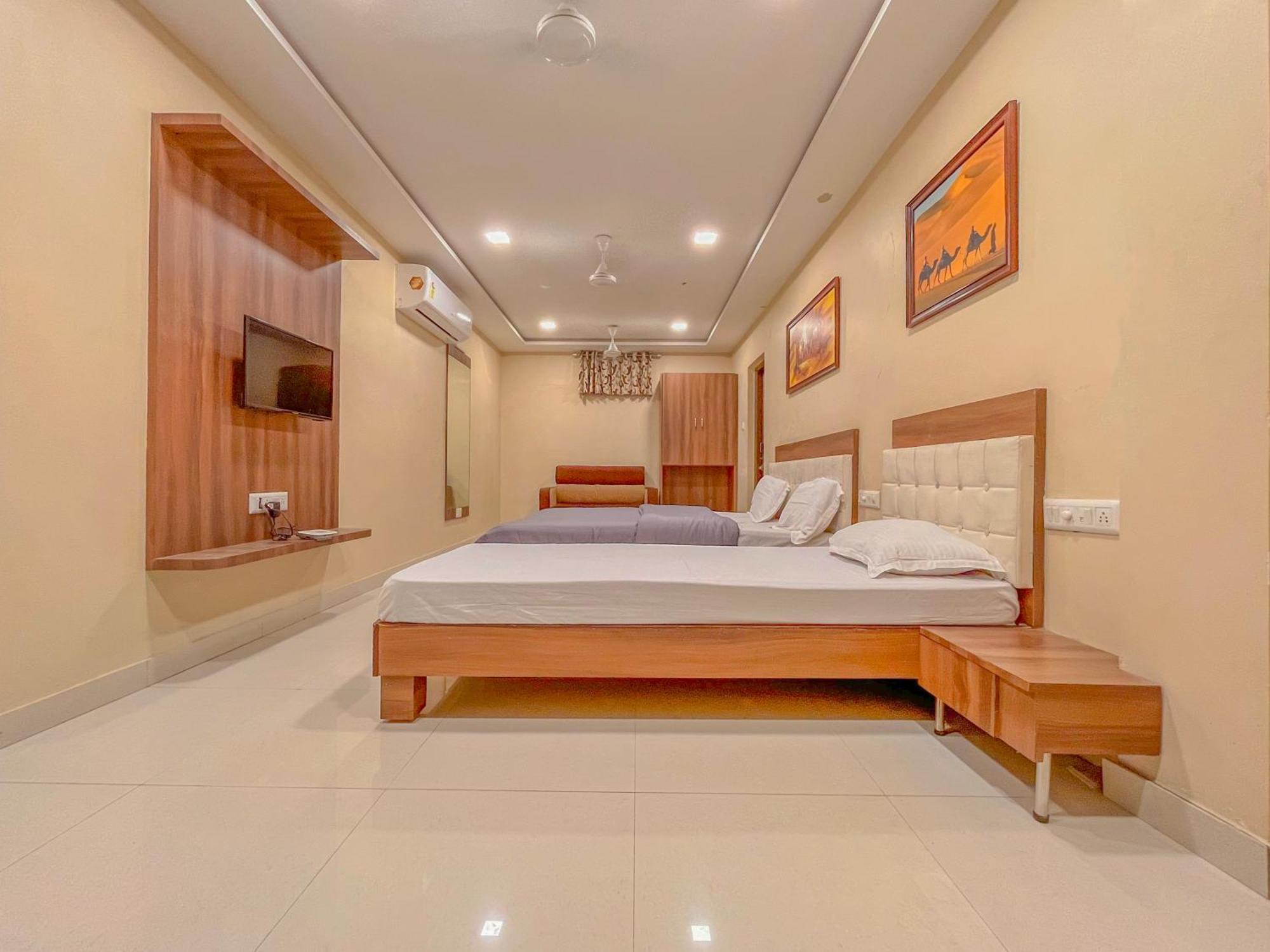 Stayguru Park View Residency Bhuj Esterno foto