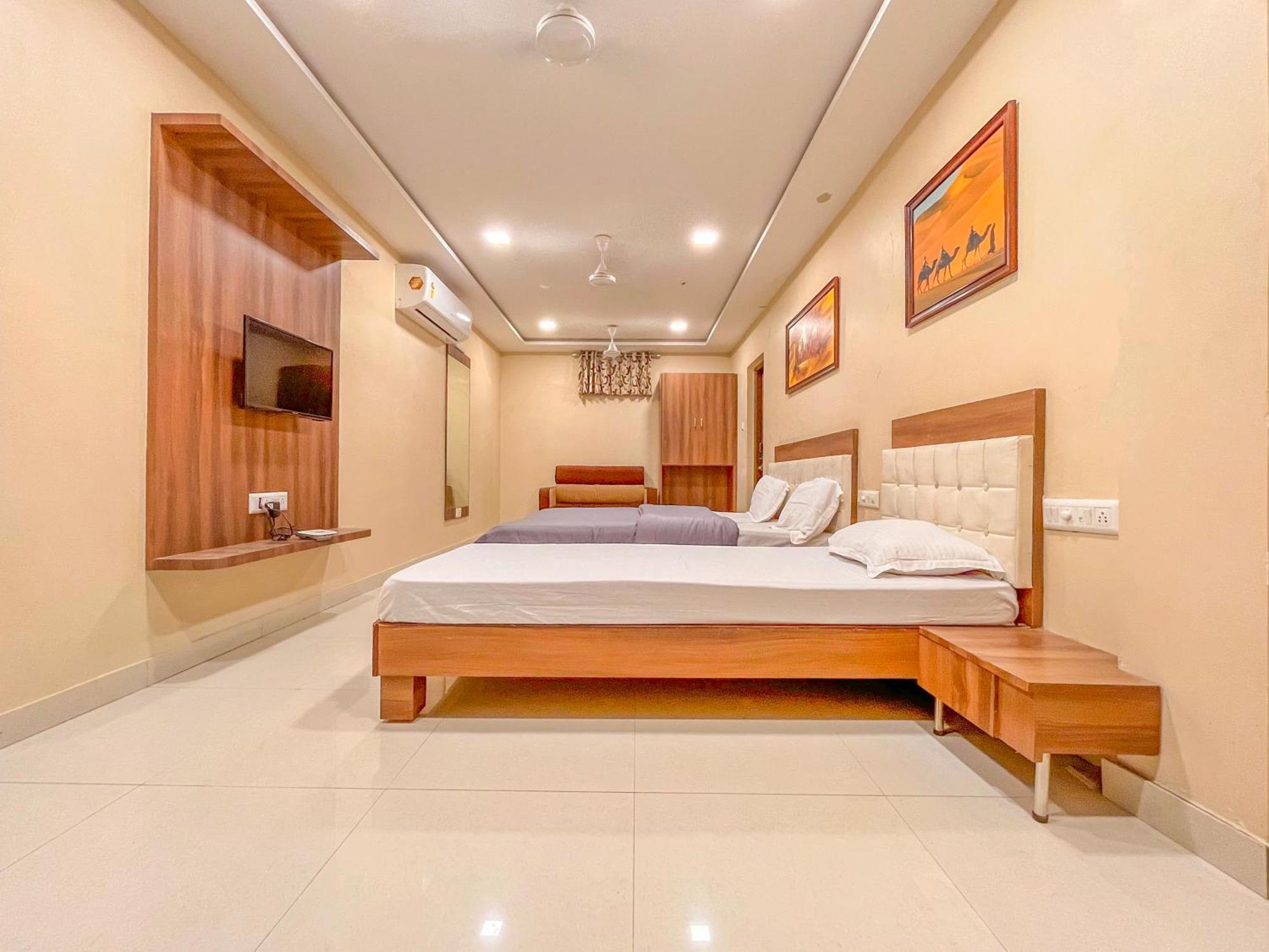 Stayguru Park View Residency Bhuj Esterno foto