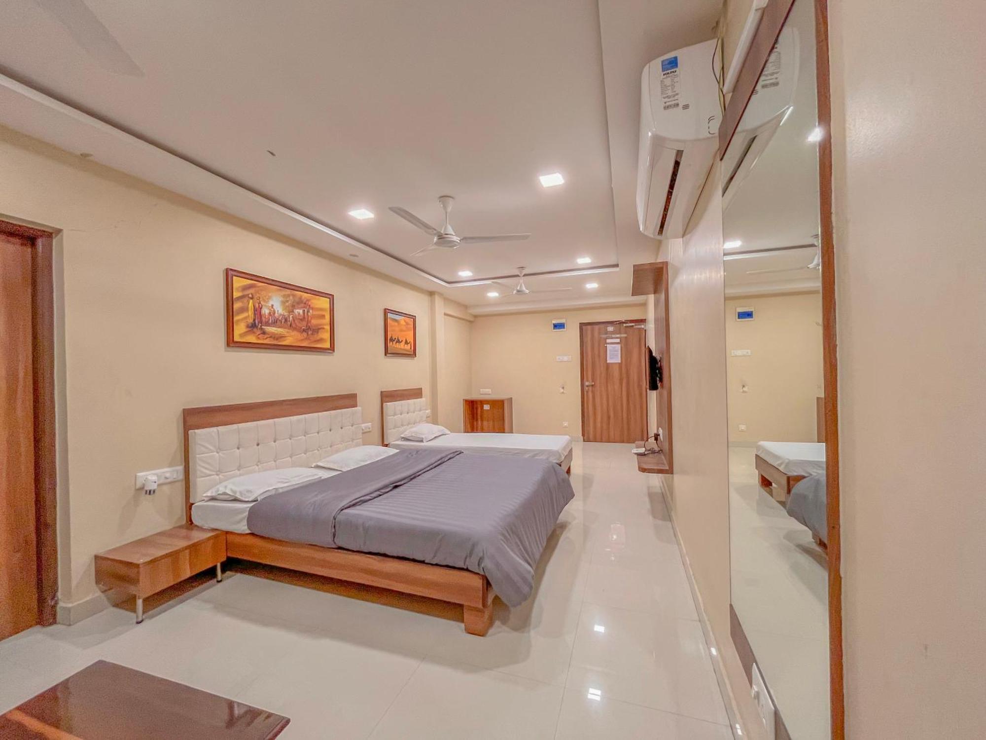 Stayguru Park View Residency Bhuj Esterno foto