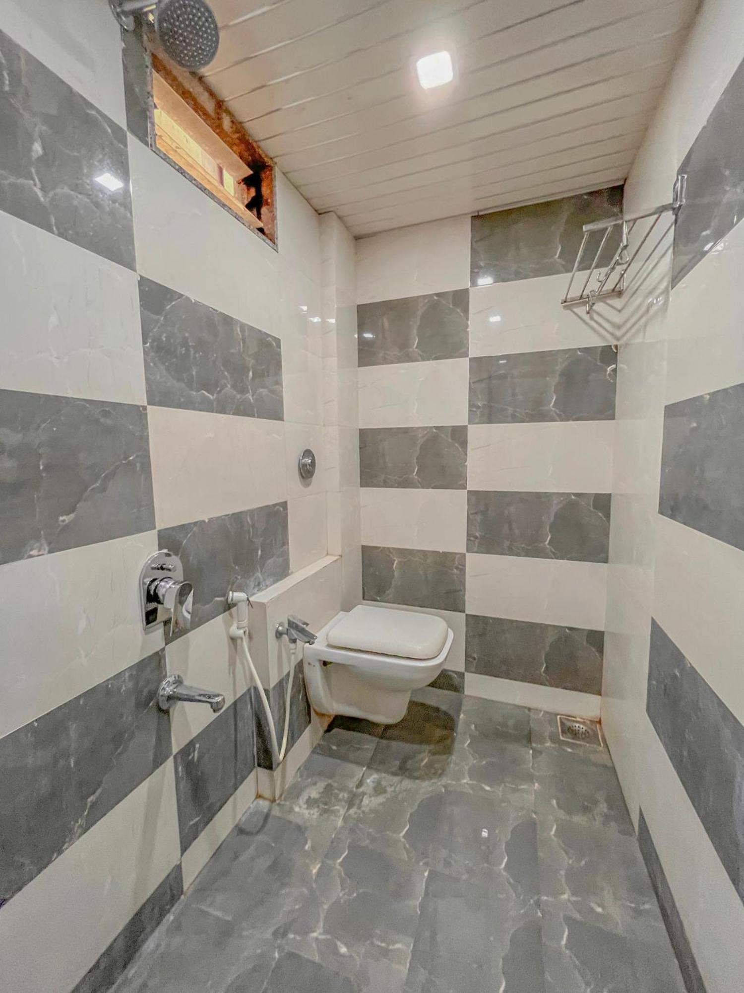 Stayguru Park View Residency Bhuj Esterno foto