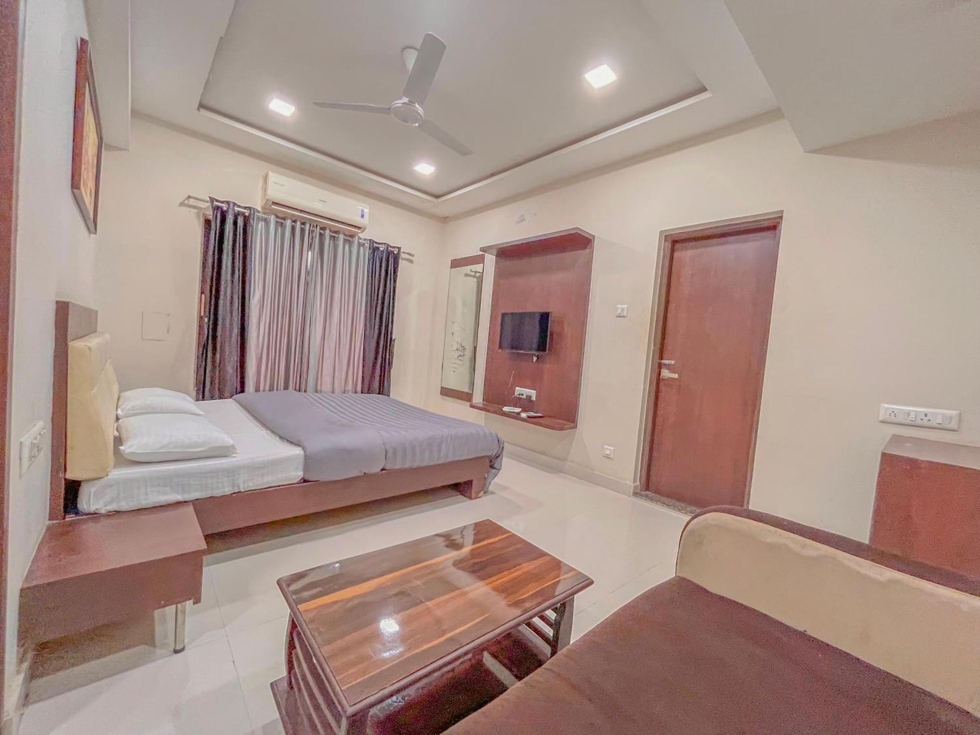 Stayguru Park View Residency Bhuj Esterno foto