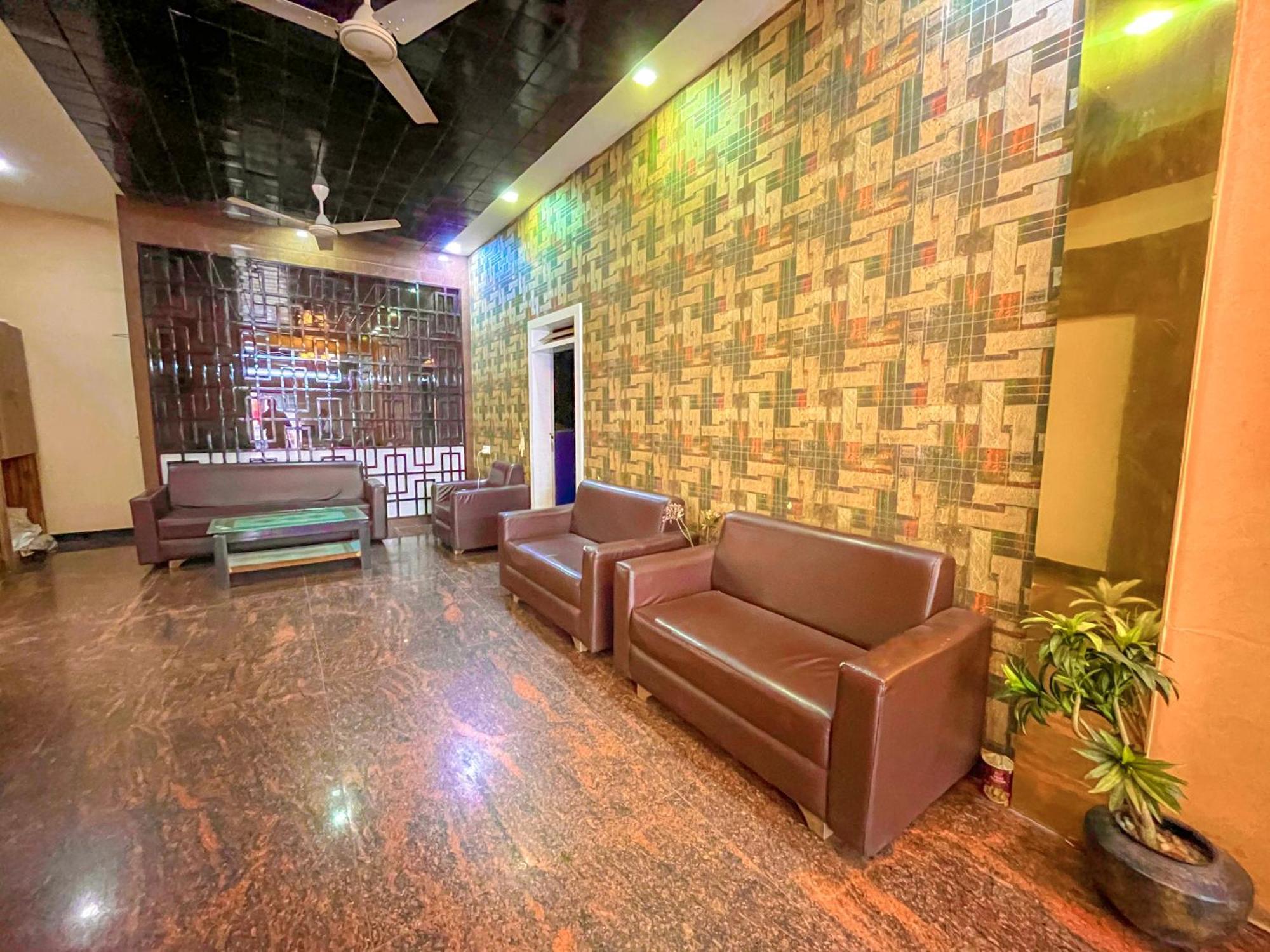 Stayguru Park View Residency Bhuj Esterno foto