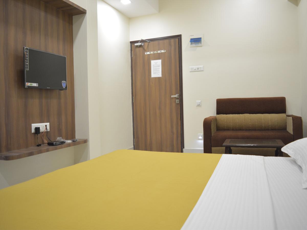 Stayguru Park View Residency Bhuj Esterno foto