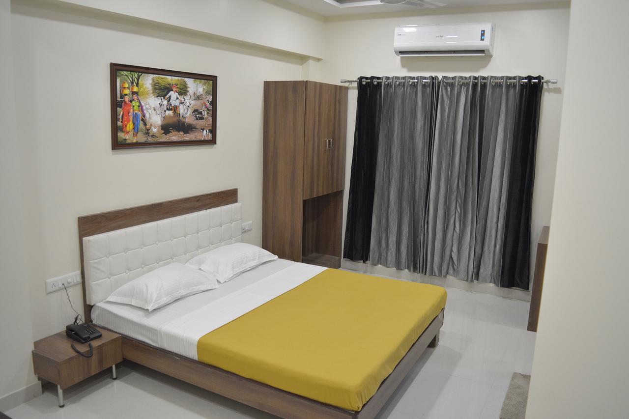 Stayguru Park View Residency Bhuj Esterno foto